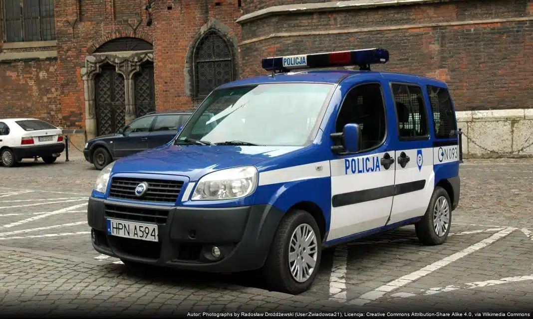 Trudne warunki drogowe w Żychlinie – apel o ostrożność dla kierowców i pieszych